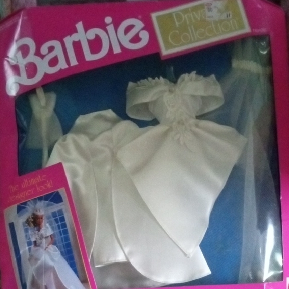 Vintage Mattel White Wedding Gown For Barbie With Veil And Coursage.